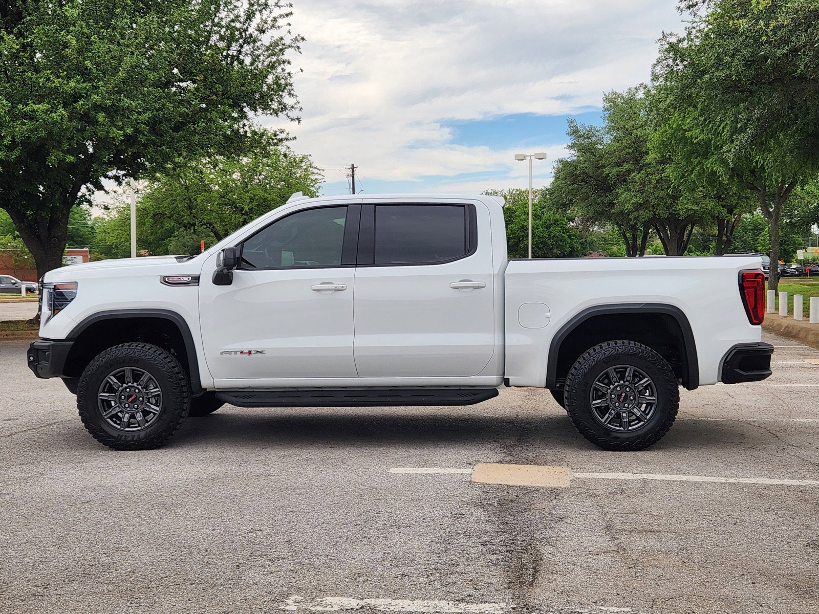 Used 2026 GMC Sierra 1500 AT4X AWD/4WD image 3