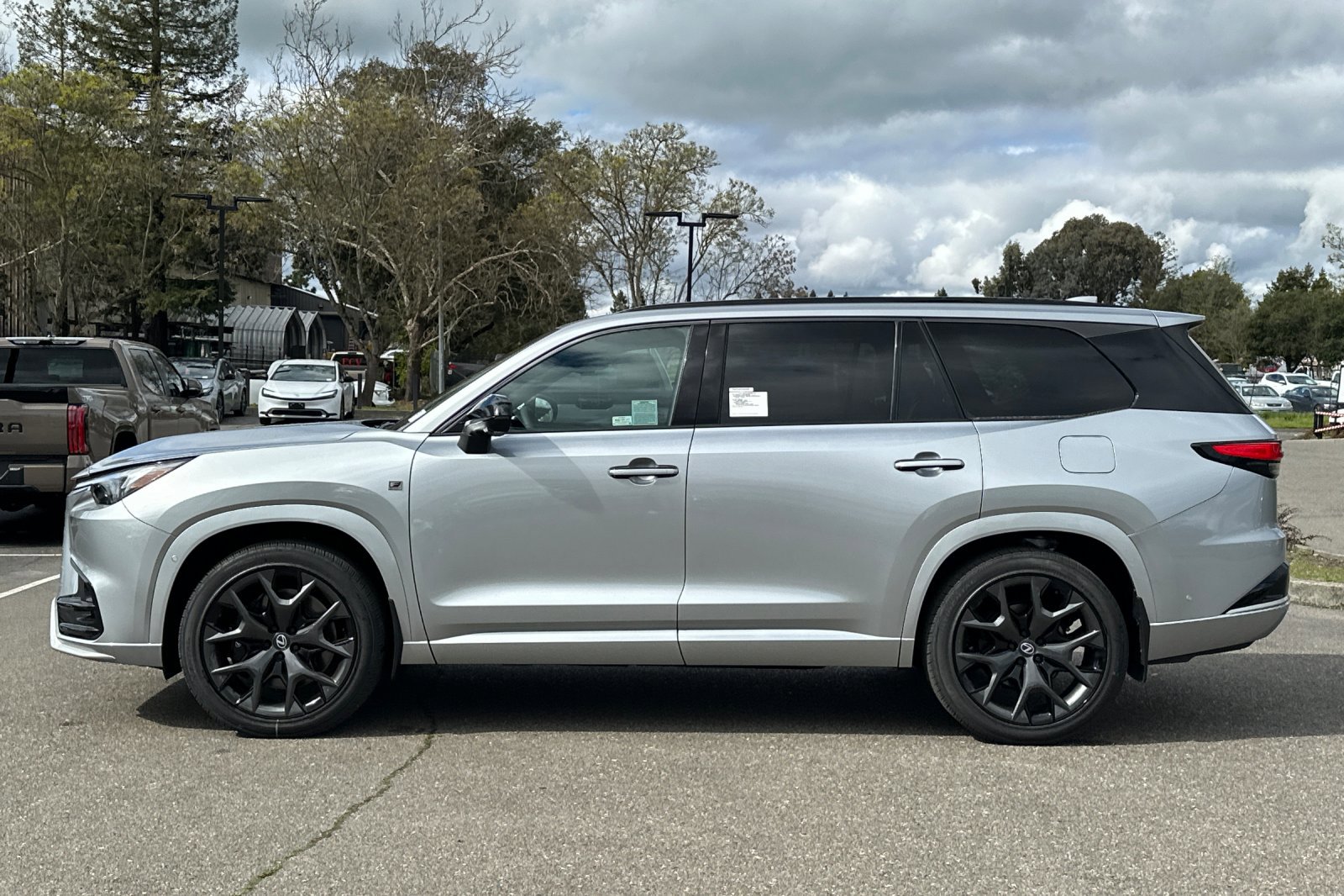 New 2026 Lexus TX 500h AWD image 7