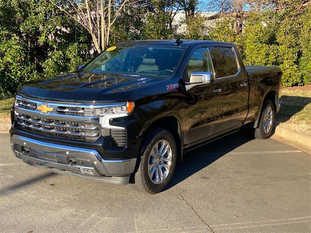 Used 2022 Chevrolet Silverado 1500 LTZ w/ LTZ Premium Package image 3