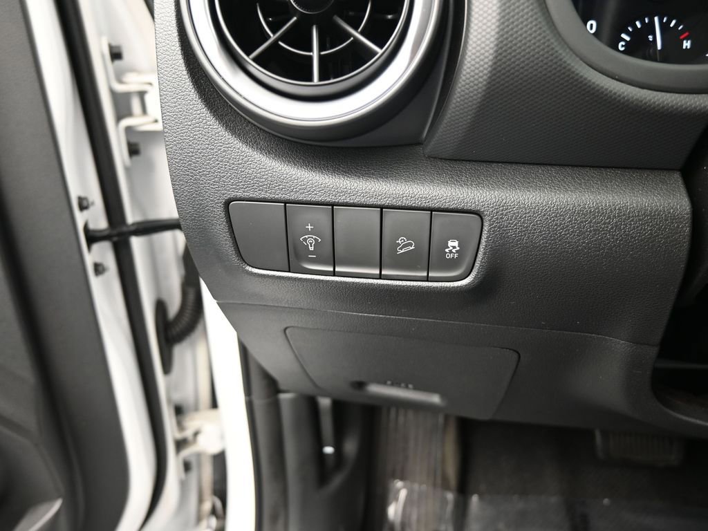 Used 2022 Hyundai Kona SEL w/ Convenience Package image 32