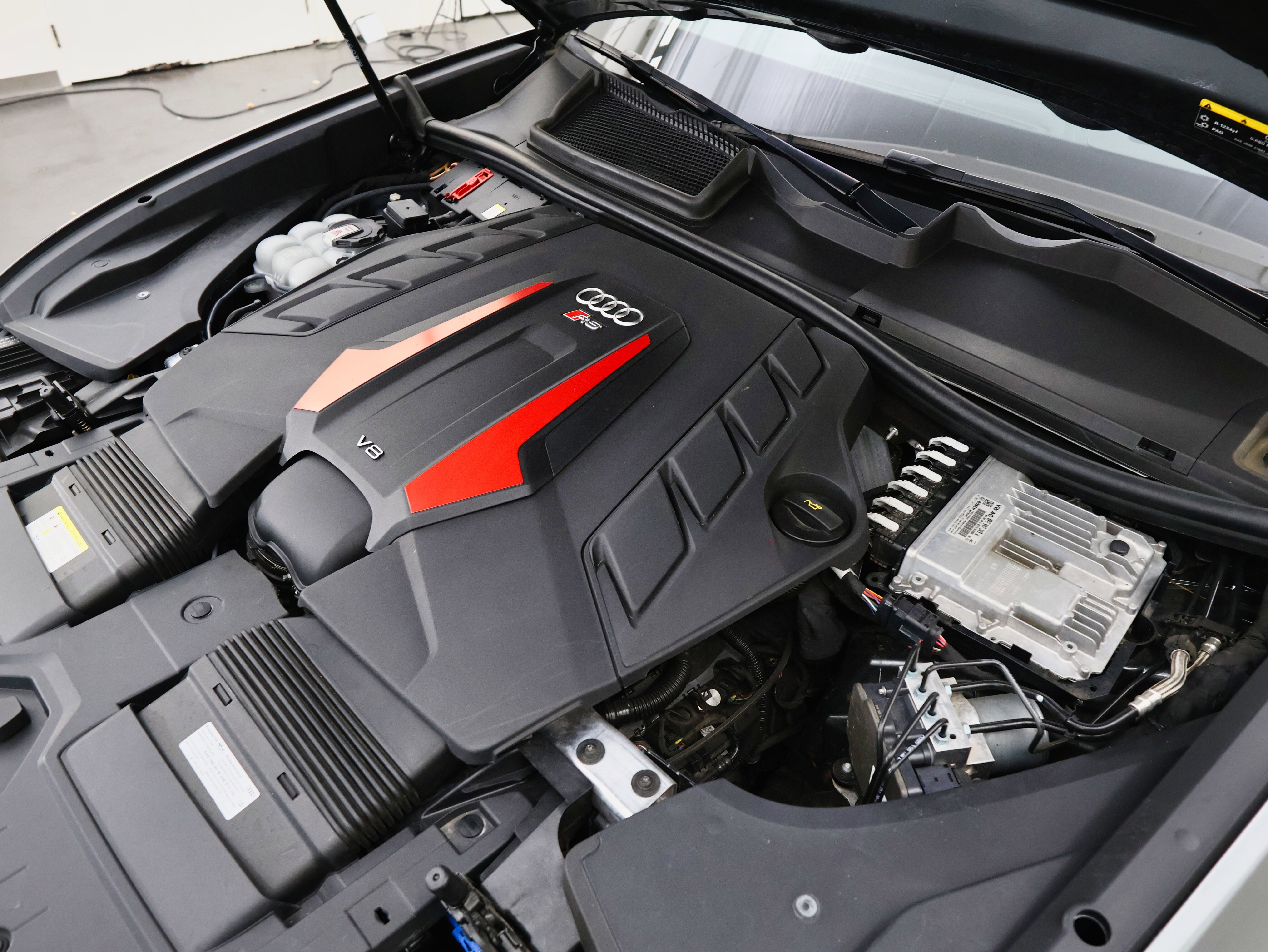 Used 2022 Audi RS Q8 w/ Black Optic Package image 65