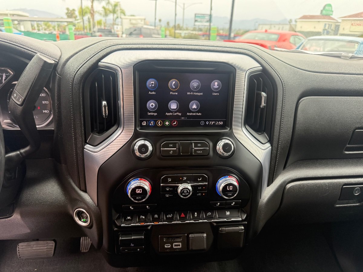 Used 2020 GMC Sierra 1500 SLT w/ Driver Alert Package II AWD/4WD image 24
