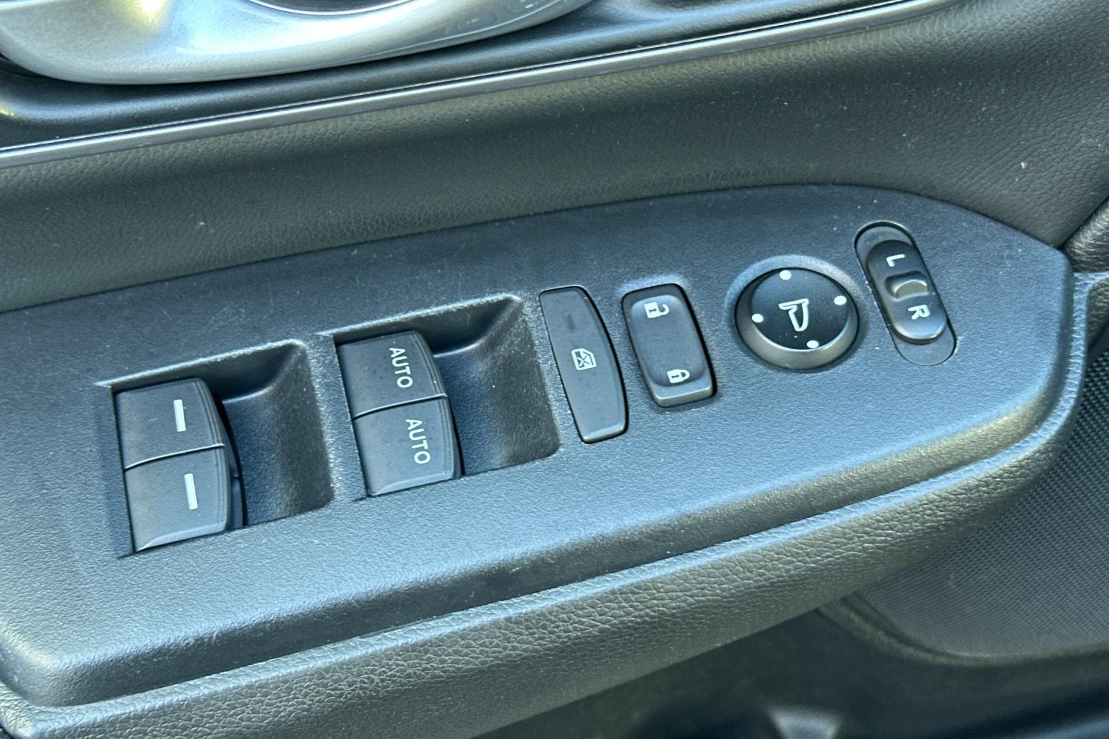 Used 2021 Honda CR-V Touring image 17