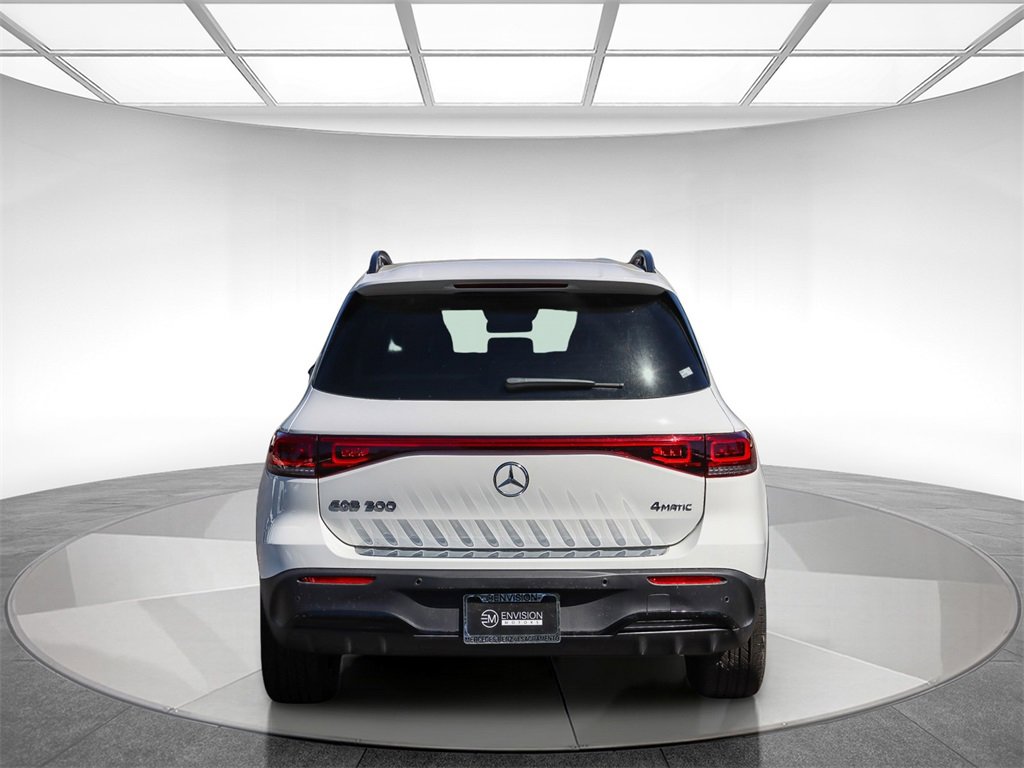 Used 2023 Mercedes-Benz EQB 300 4MATIC image 3