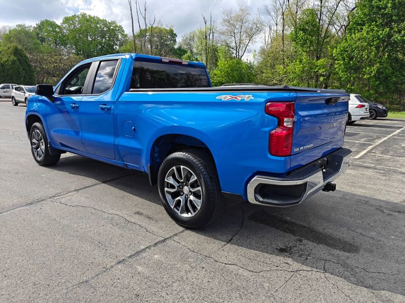 Used 2025 Chevrolet Silverado 1500 LT AWD/4WD image 8