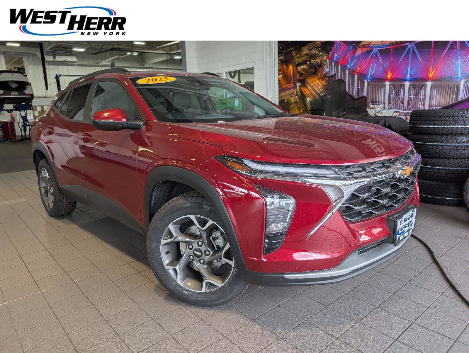 Used 2025 Chevrolet Trax LT w/ LT Convenience Package FWD image 1