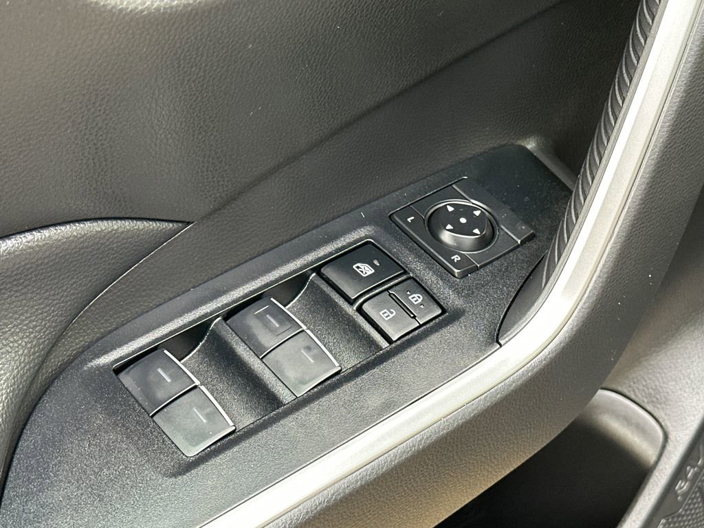 Used 2025 Toyota RAV4 XLE w/ Convenience Package AWD/4WD image 19