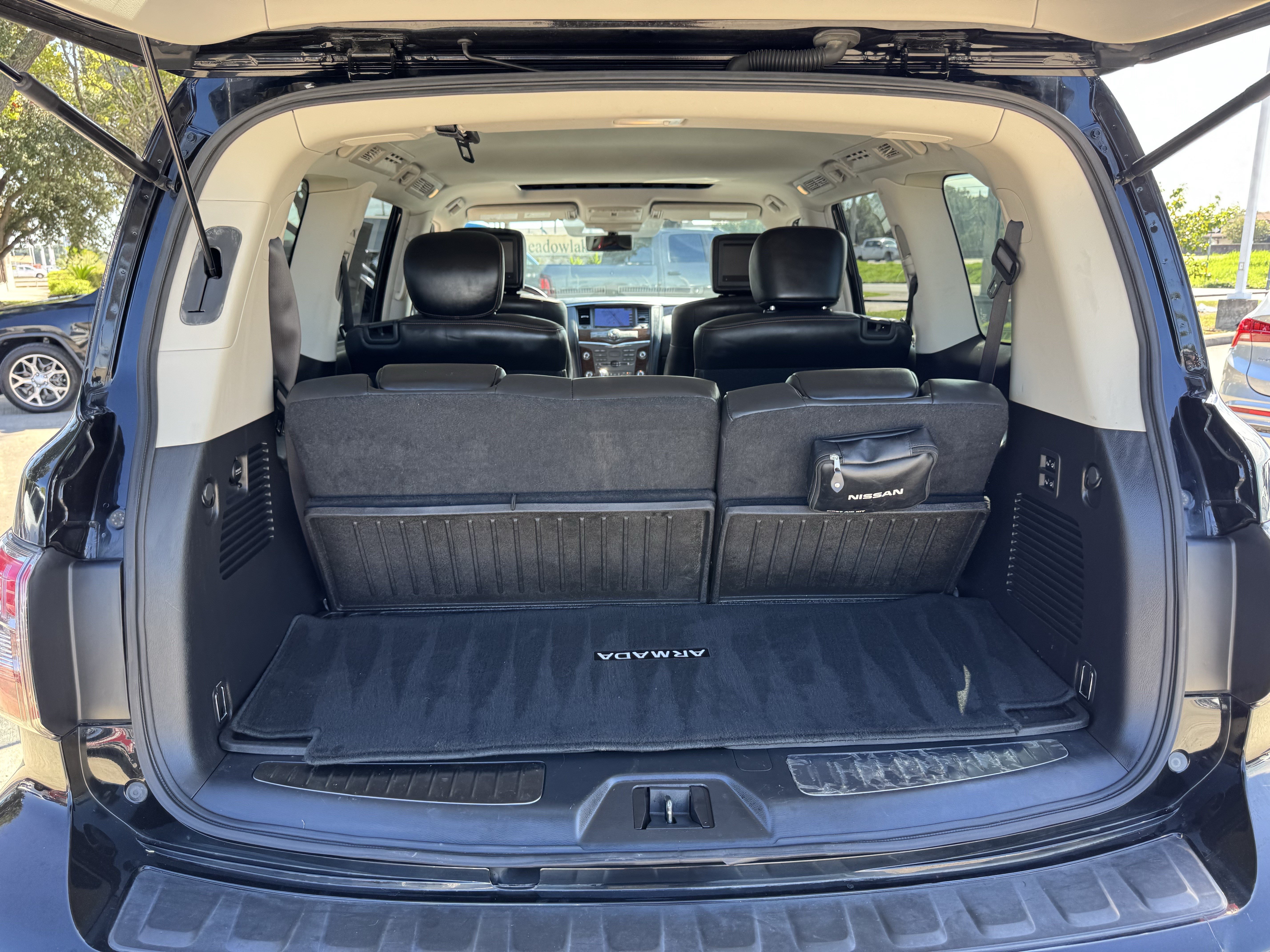 Used 2020 Nissan Armada Platinum w/ Captain's Chairs Package RWD image 26