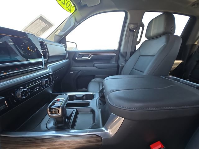 Used 2025 Chevrolet Silverado 1500 LT Trail Boss w/ Convenience Package II AWD/4WD image 11