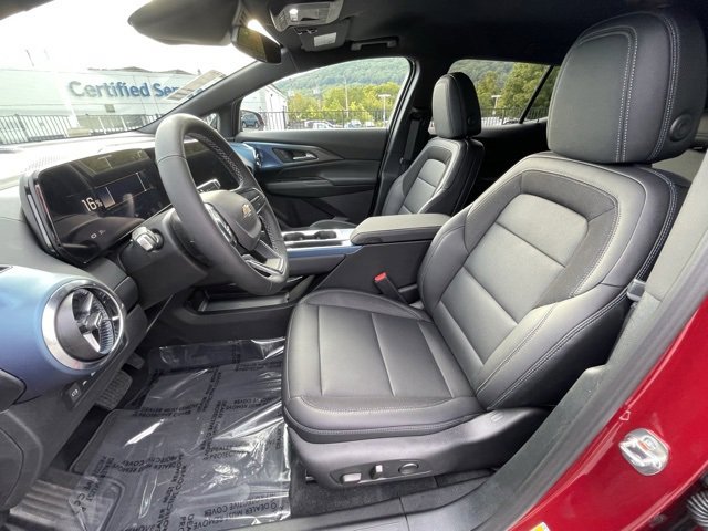 New 2025 Chevrolet Equinox EV LT image 16