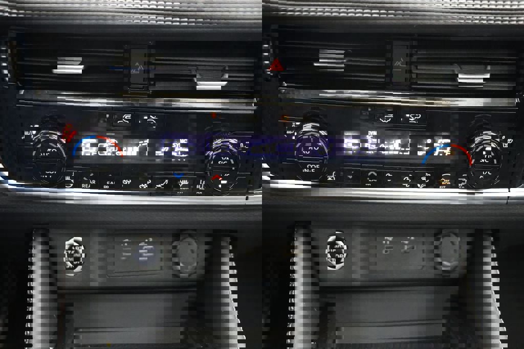 Used 2023 Nissan Rogue SL w/ SL Premium Package image 21