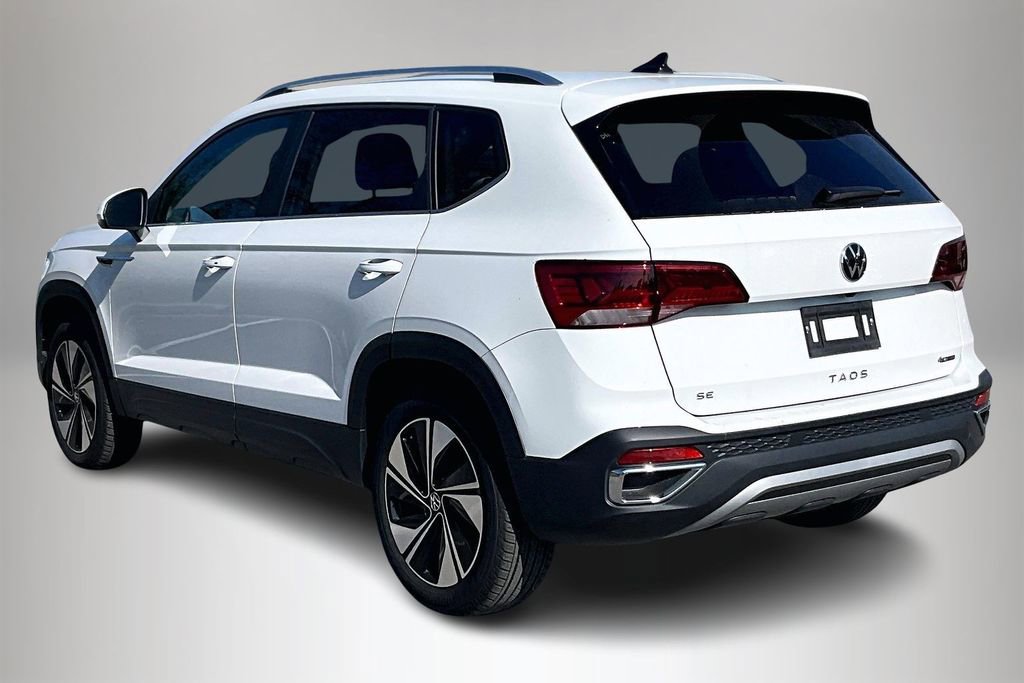Used 2024 Volkswagen Taos SE image 4
