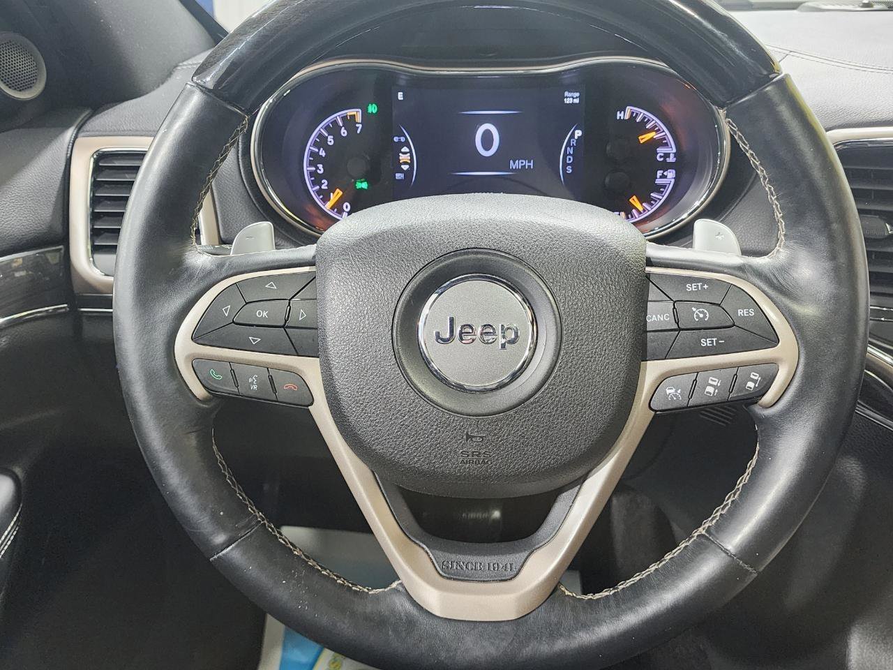 Used 2015 Jeep Grand Cherokee Overland w/ Advanced Technology Group image 12