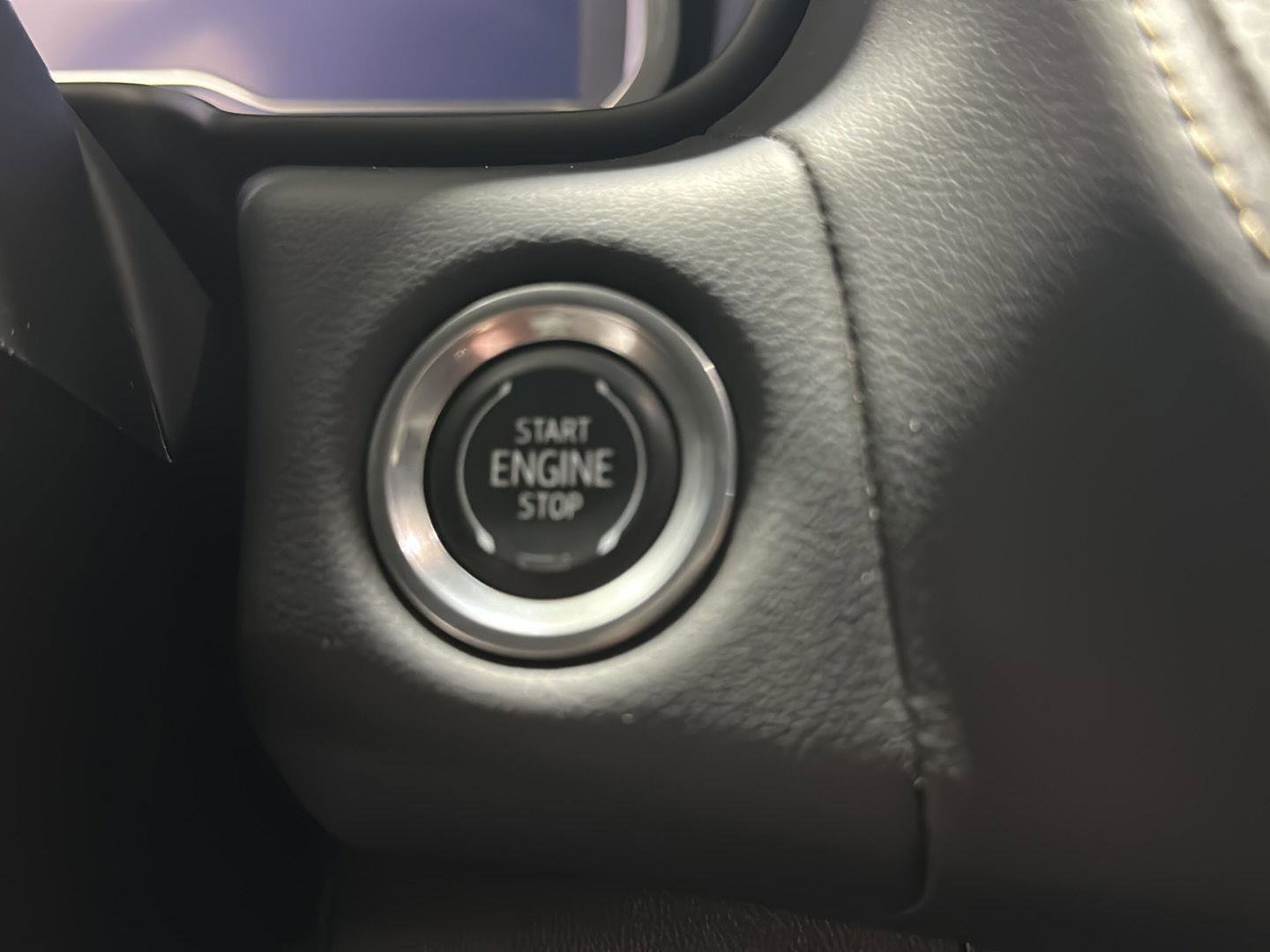 Used 2023 GMC Yukon SLT w/ SLT Luxury Package image 17