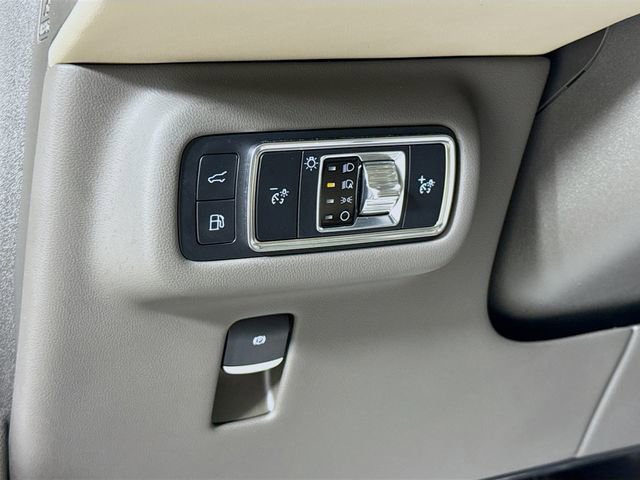 Used 2024 Lincoln Nautilus Premier w/ Equipment Group 102A image 10