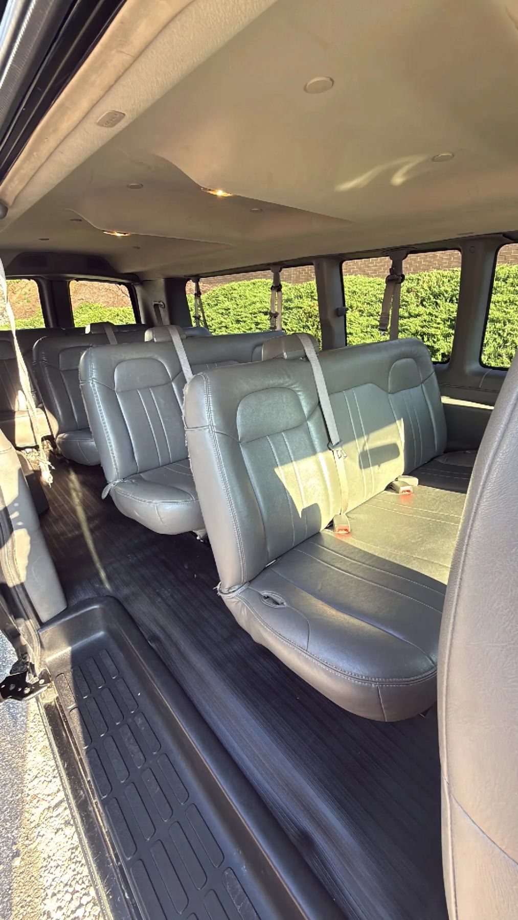 Used 2017 Chevrolet Express 3500 LS RWD image 28