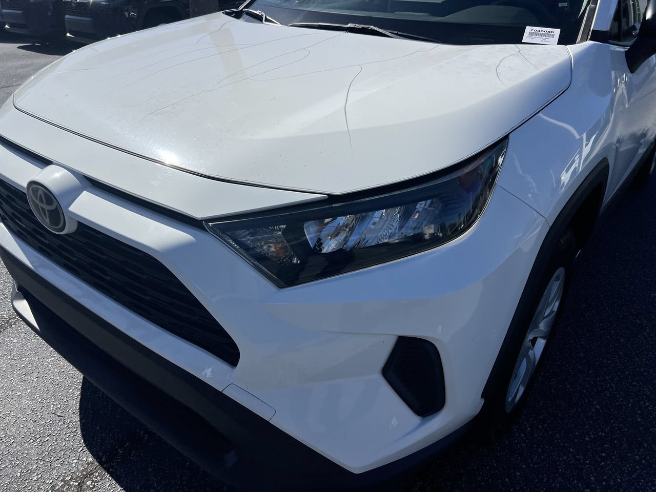 Used 2019 Toyota RAV4 LE FWD image 6