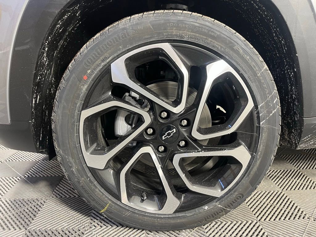 New 2026 Chevrolet Trax RS w/ Sunroof Package FWD image 15