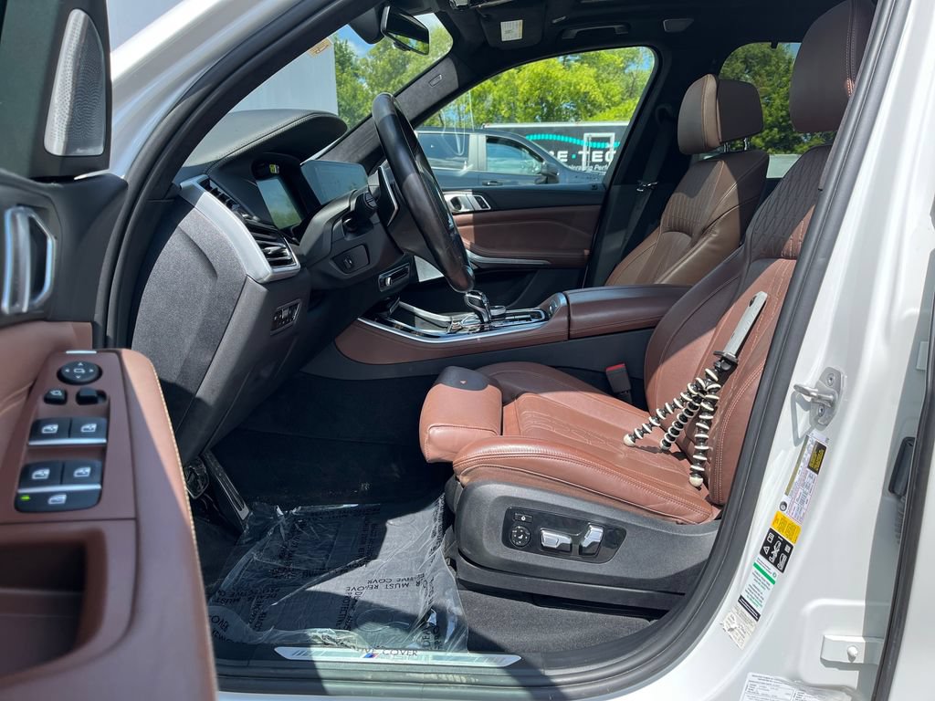 Used 2021 BMW X5 M50i AWD/4WD image 9