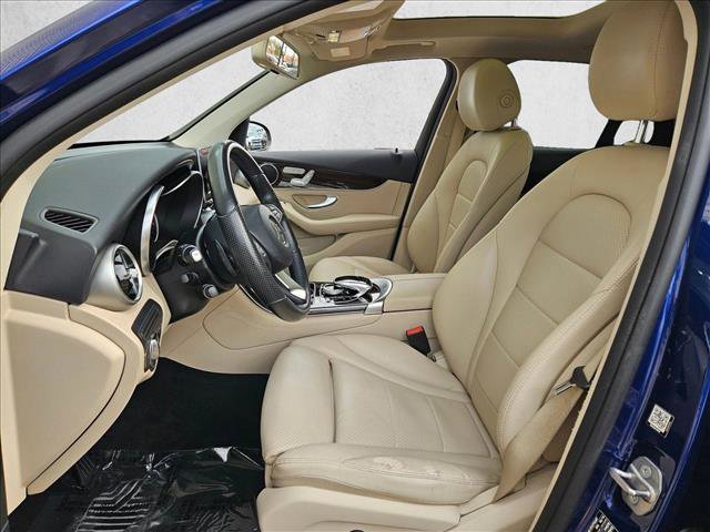 Used 2017 Mercedes-Benz GLC 300 4MATIC image 21