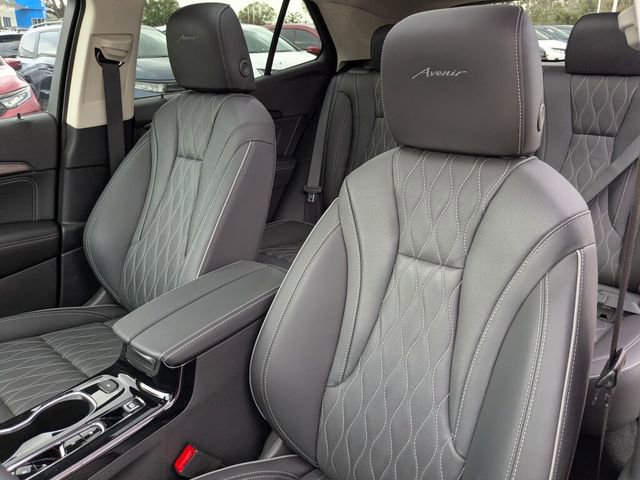 Used 2023 Buick Envision Avenir image 26