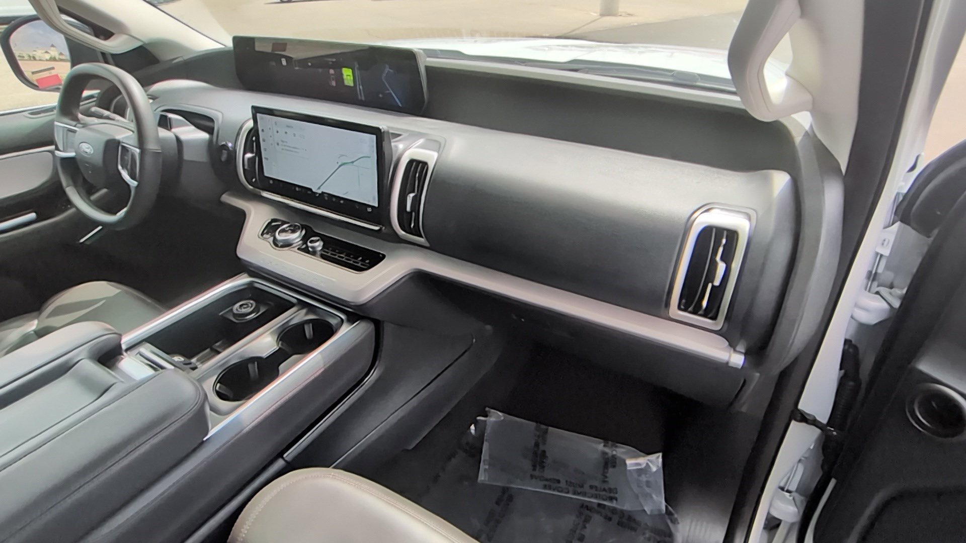 Used 2025 Ford Expedition Active AWD/4WD image 33