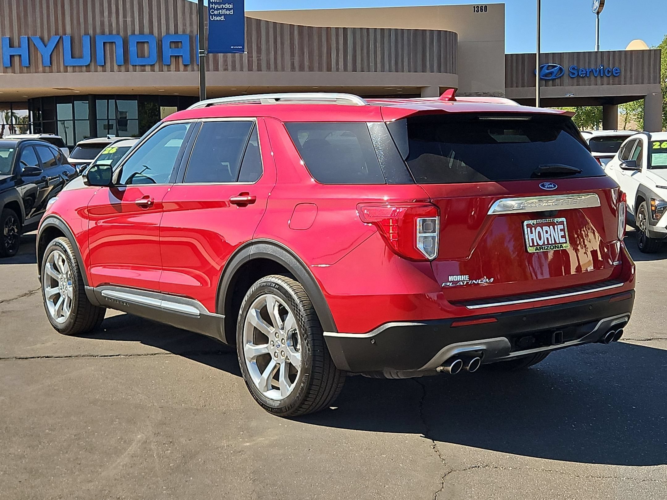 Used 2020 Ford Explorer Platinum w/ Premium Technology Package AWD/4WD image 8