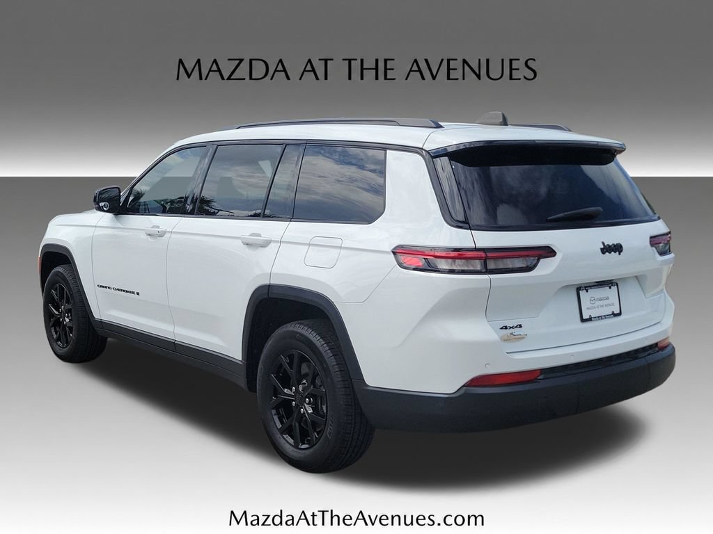 Used 2024 Jeep Grand Cherokee L Altitude AWD/4WD image 3