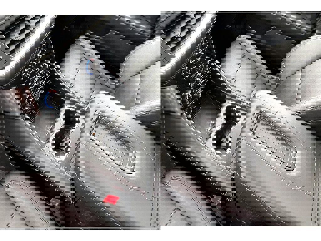 Used 2022 Chevrolet Suburban Z71 w/ Z71 Off-Road Package image 18