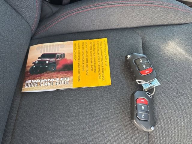 Used 2025 Jeep Wrangler Unlimited Rubicon image 19