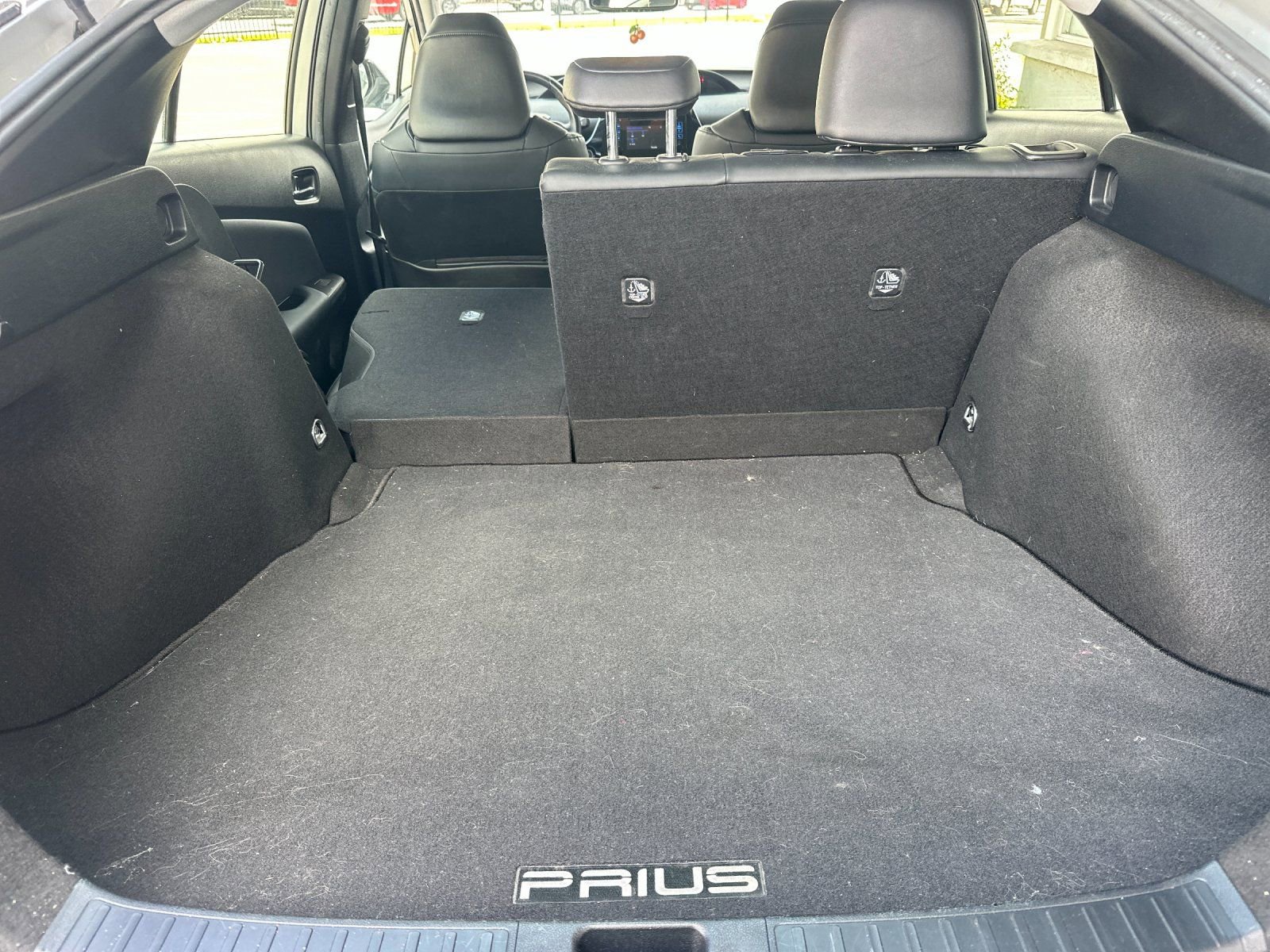 Used 2019 Toyota Prius XLE w/ Carpet Mat Package image 14