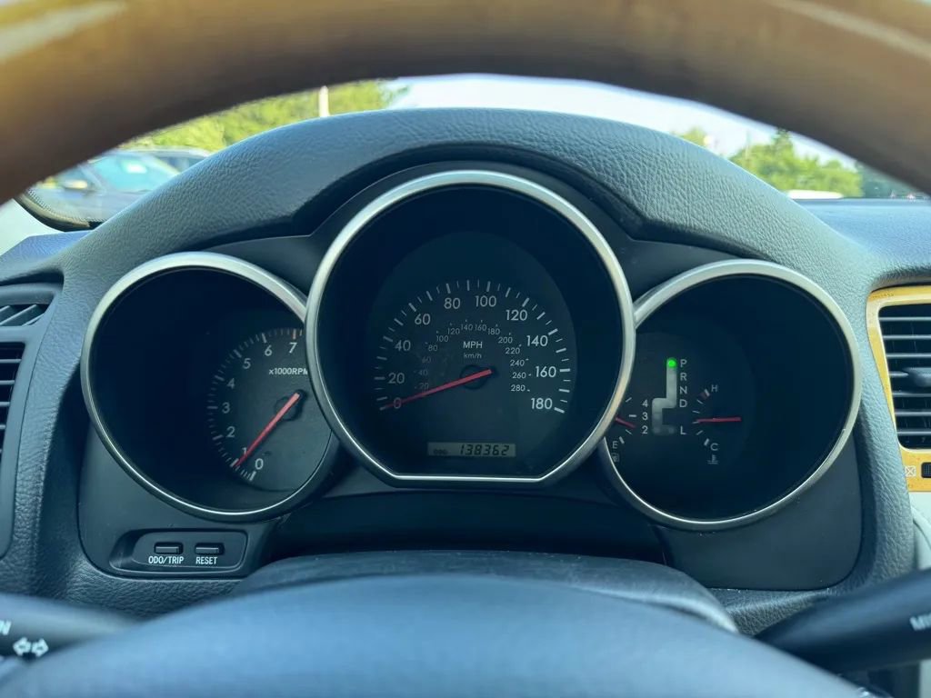 Used 2005 Lexus SC 430 Convertible image 16