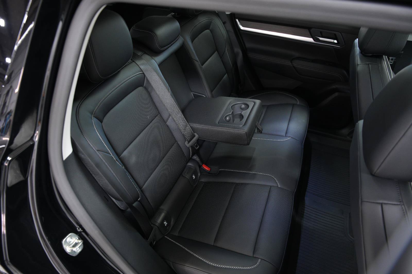 New 2026 GMC Terrain Denali w/ LPO, Floor Liner Package AWD/4WD image 20