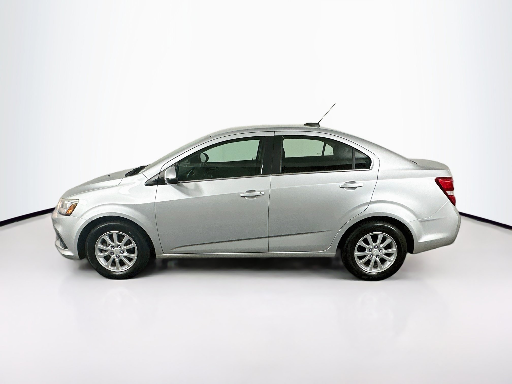 Used 2017 Chevrolet Sonic LT FWD image 4