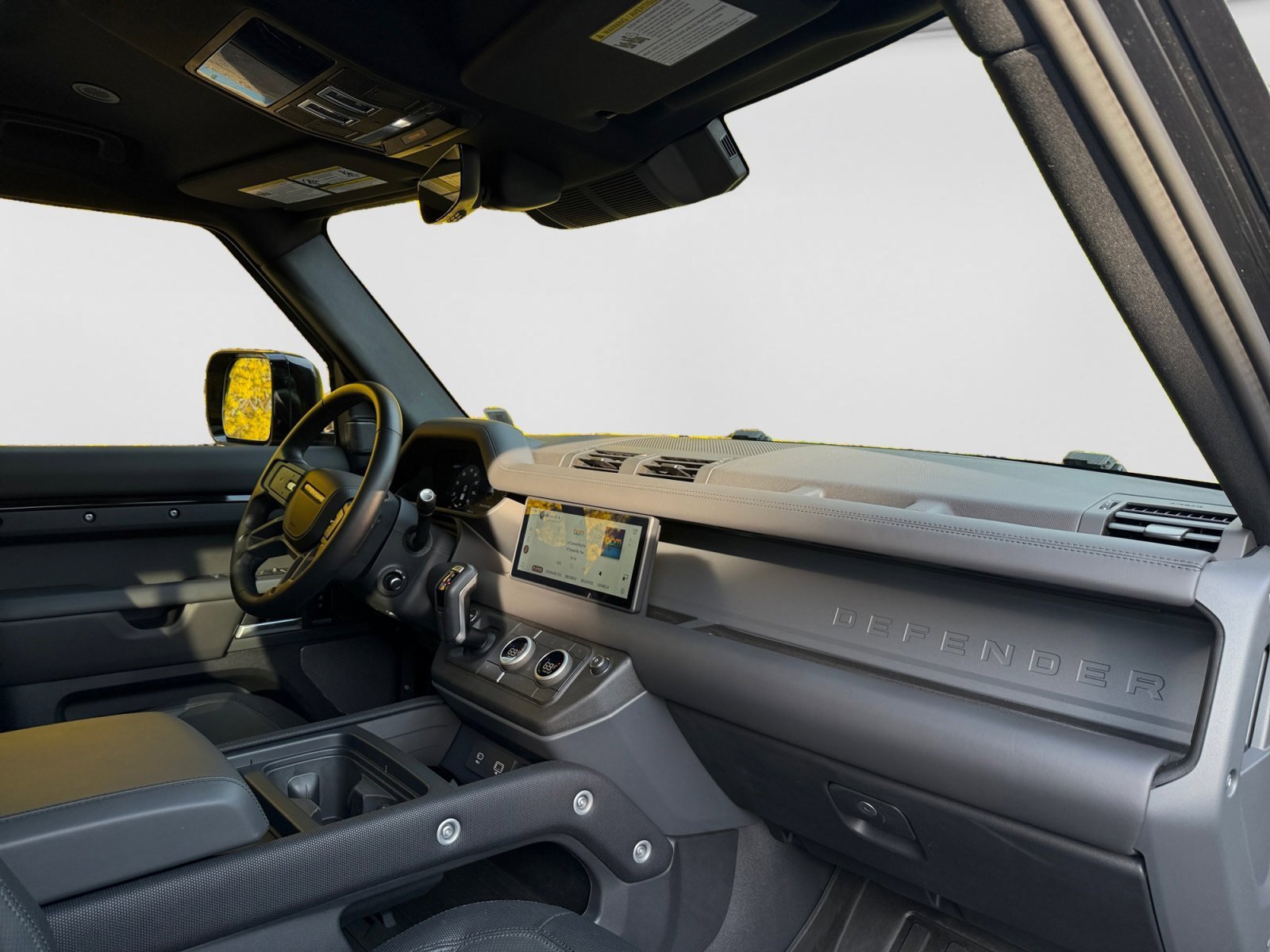 Certified 2024 Land Rover Defender 110 X-Dynamic SE image 23