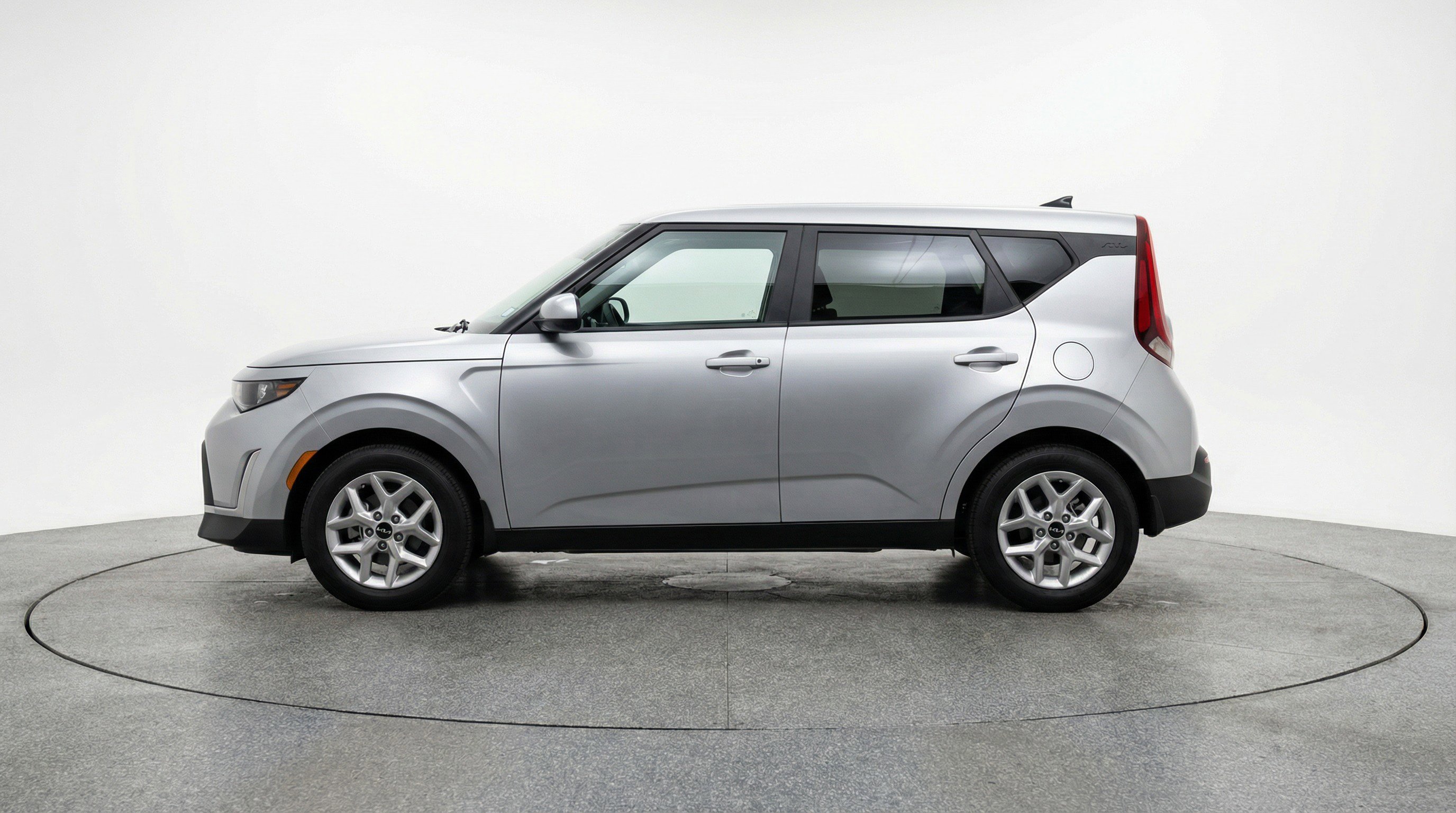 Used 2025 Kia Soul LX w/ LX Technology Package image 5