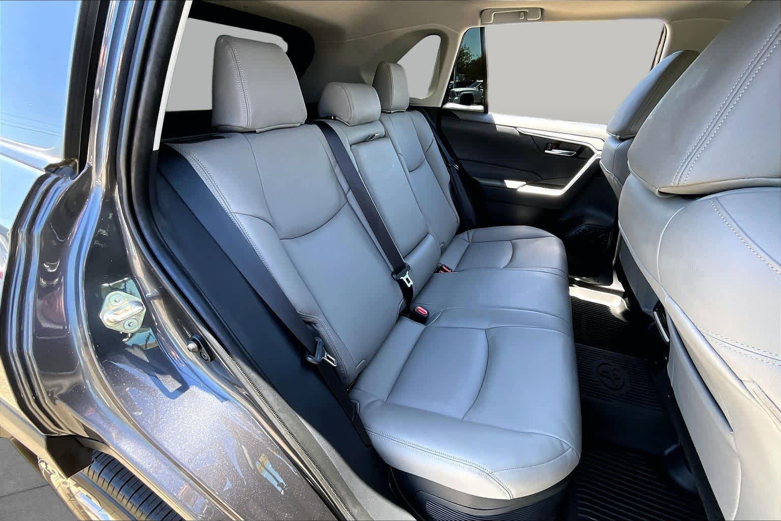 Used 2025 Toyota RAV4 XLE w/ Convenience Package AWD/4WD image 19