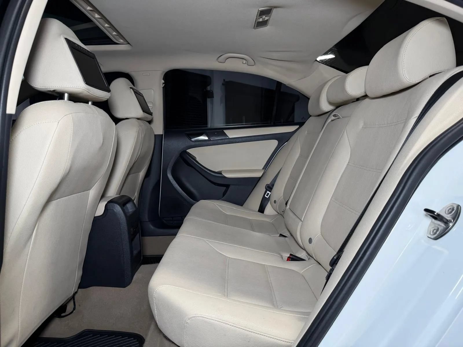 Used 2012 Volkswagen Jetta SE FWD image 15