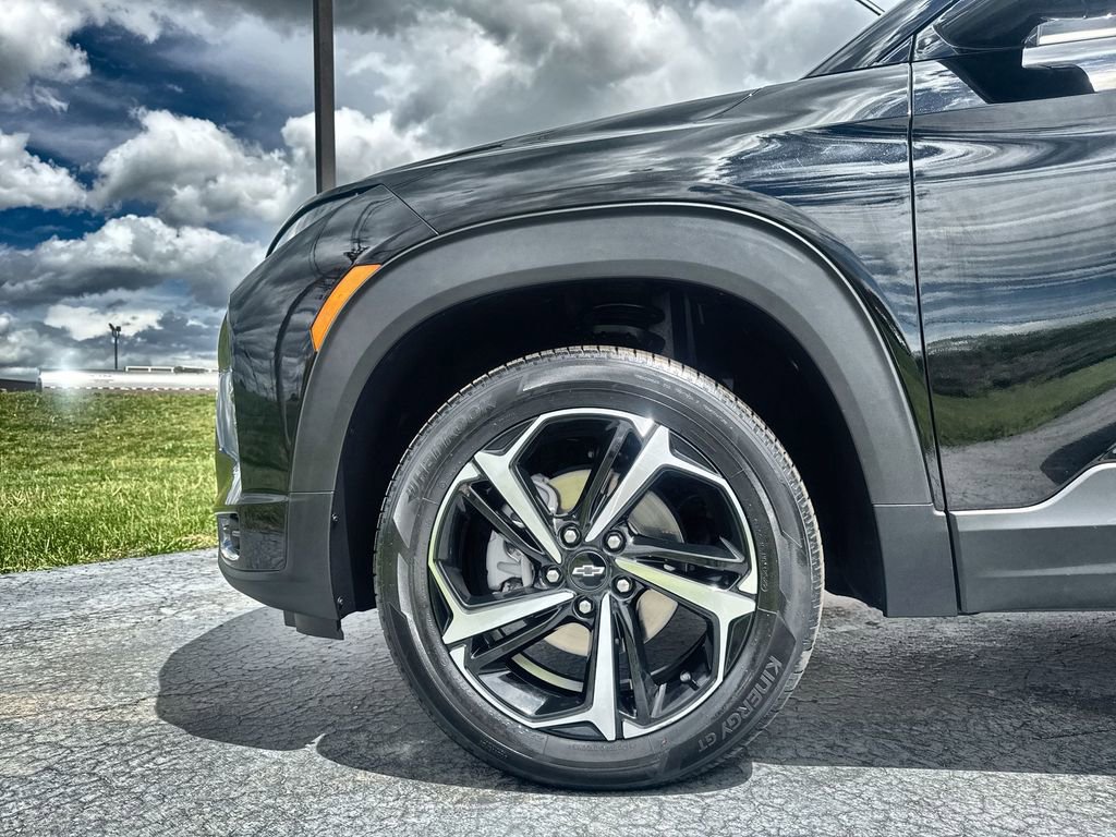 Used 2022 Chevrolet TrailBlazer RS w/ Technology Package AWD/4WD image 10