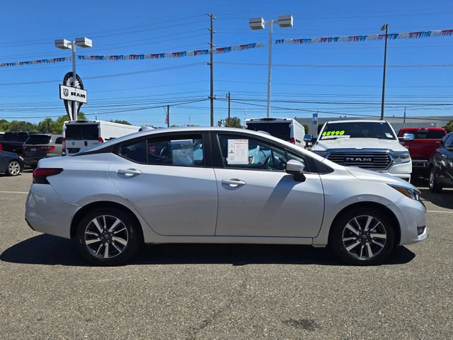 Used 2025 Nissan Versa SV FWD image 7