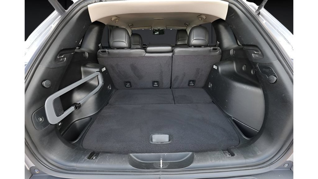 Used 2018 Jeep Cherokee Limited FWD image 16
