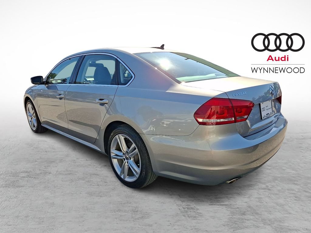 Used 2014 Volkswagen Passat 1.8T SE FWD image 4