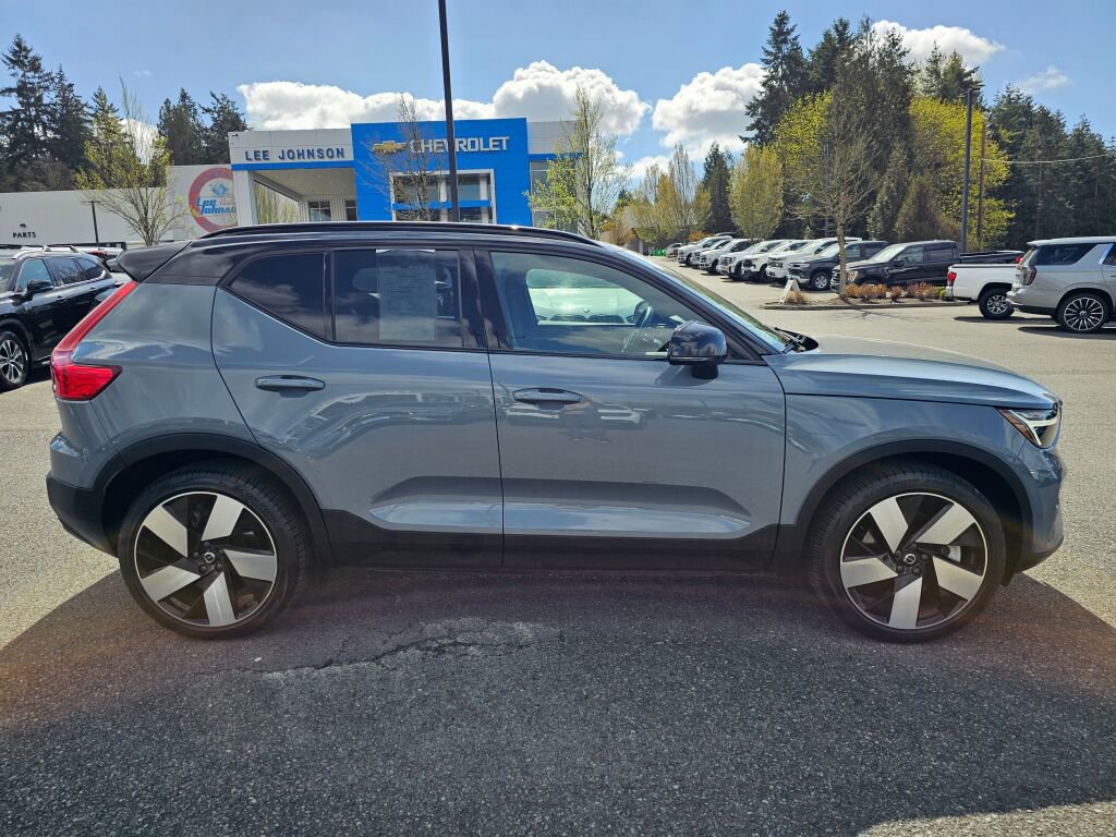 Used 2023 Volvo XC40 Recharge Ultimate image 4