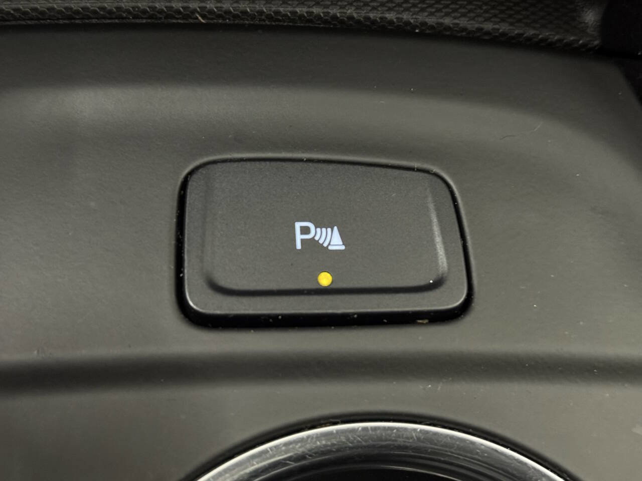 Used 2022 Chevrolet Equinox LT w/ Driver Convenience Package image 34