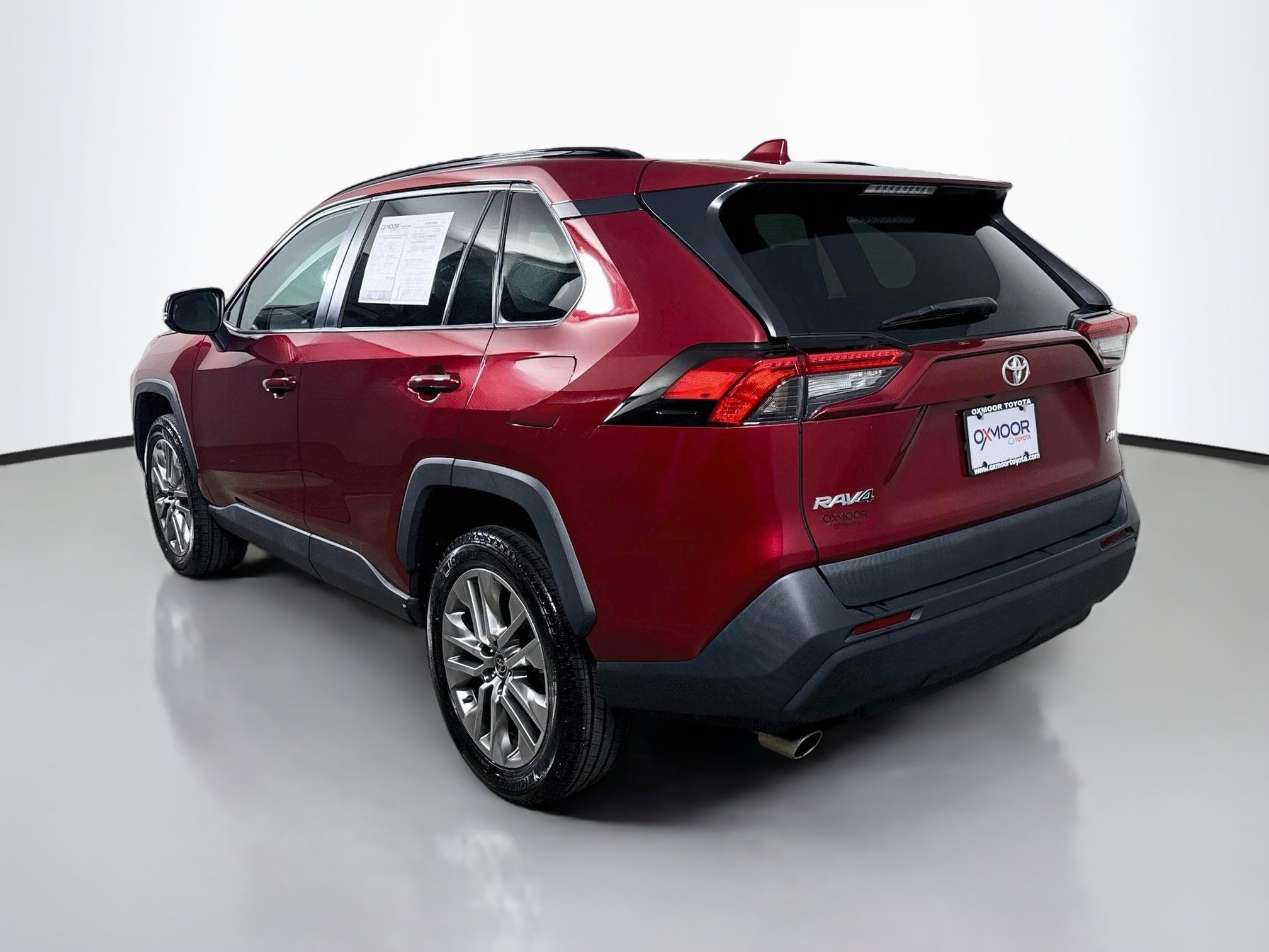 Certified 2022 Toyota RAV4 XLE Premium FWD image 5