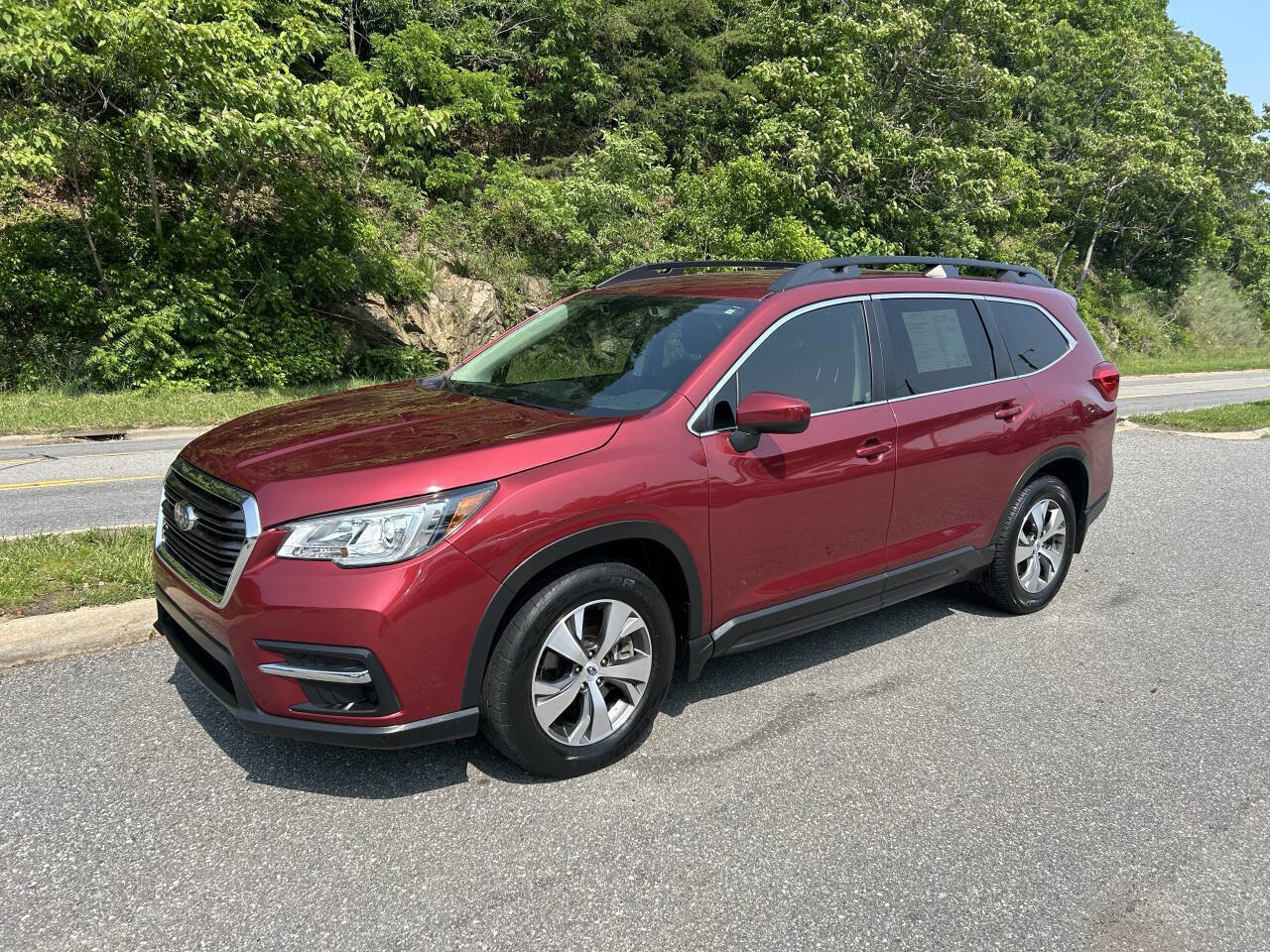 Used 2019 Subaru Ascent Premium image 2