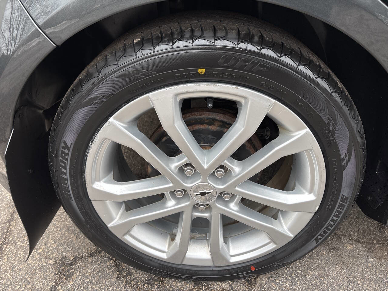 Used 2019 Chevrolet Sonic LT w/ LPO, Performance Package FWD image 32