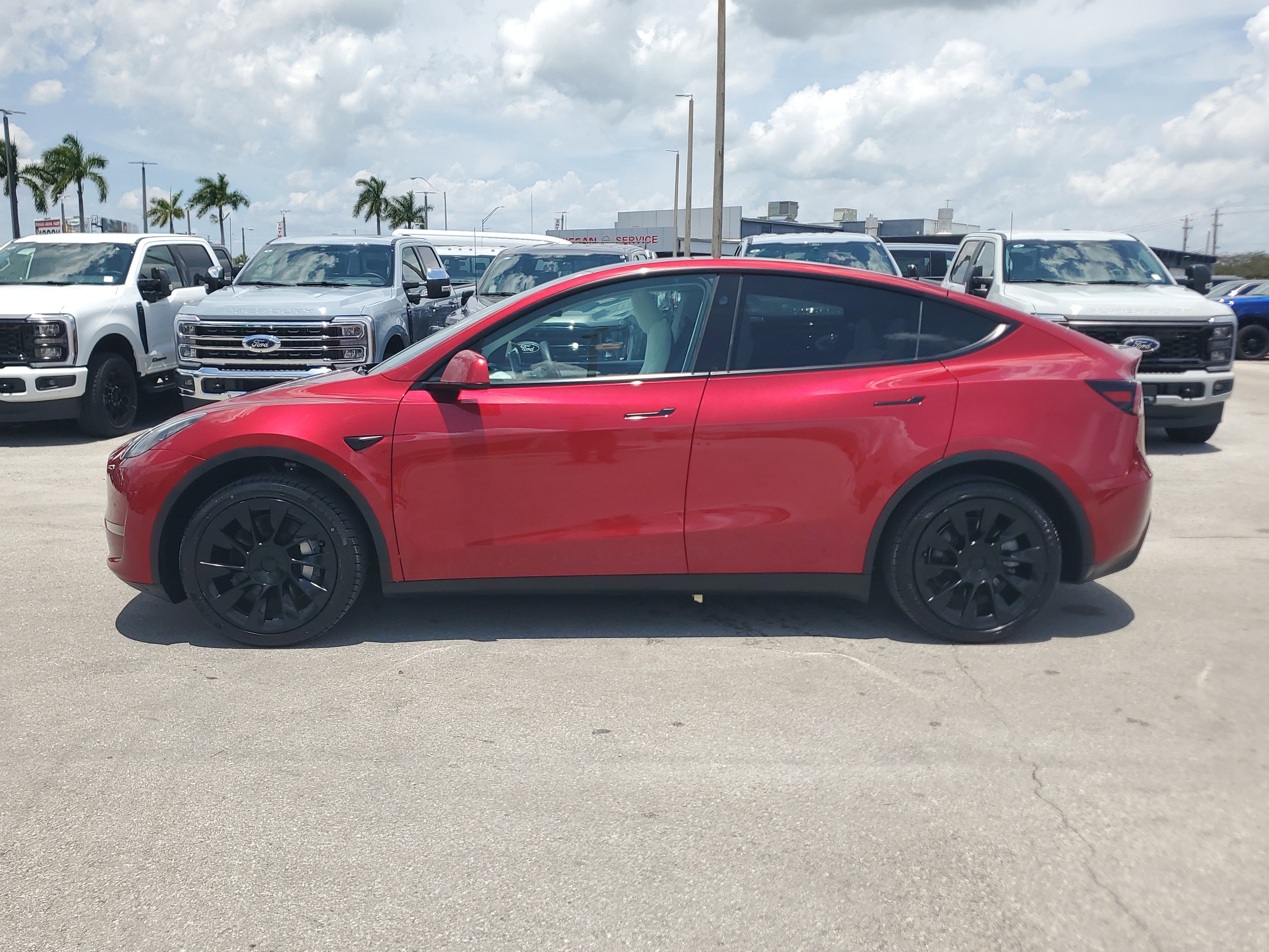 Used 2024 Tesla Model Y Long Range RWD image 8