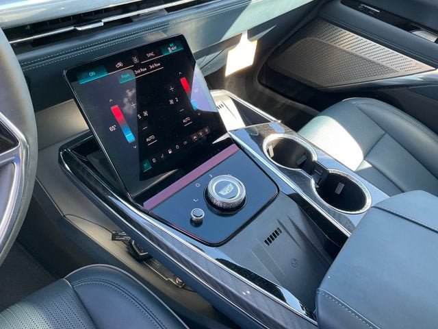 New 2025 Cadillac Escalade IQ Luxury 2 AWD/4WD image 13