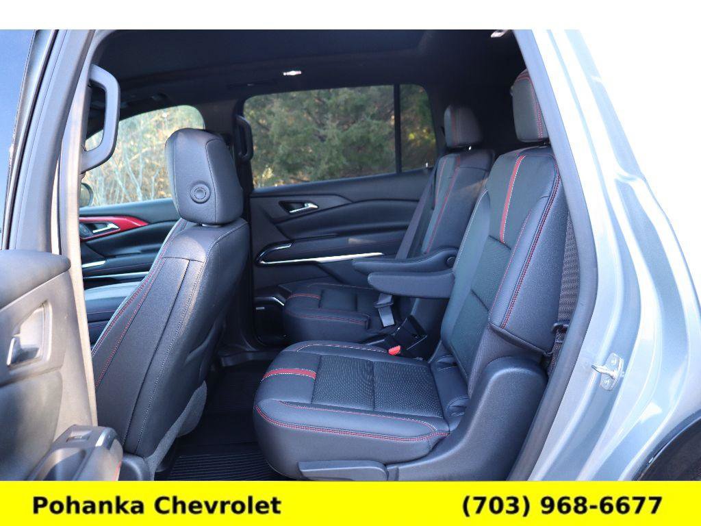 Used 2024 Chevrolet Traverse RS image 34